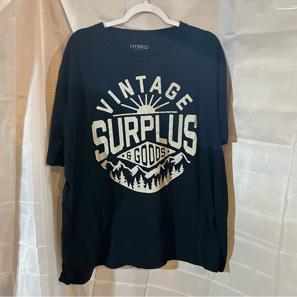 Men’s Size 2XB Hybrid Apparel Shirt